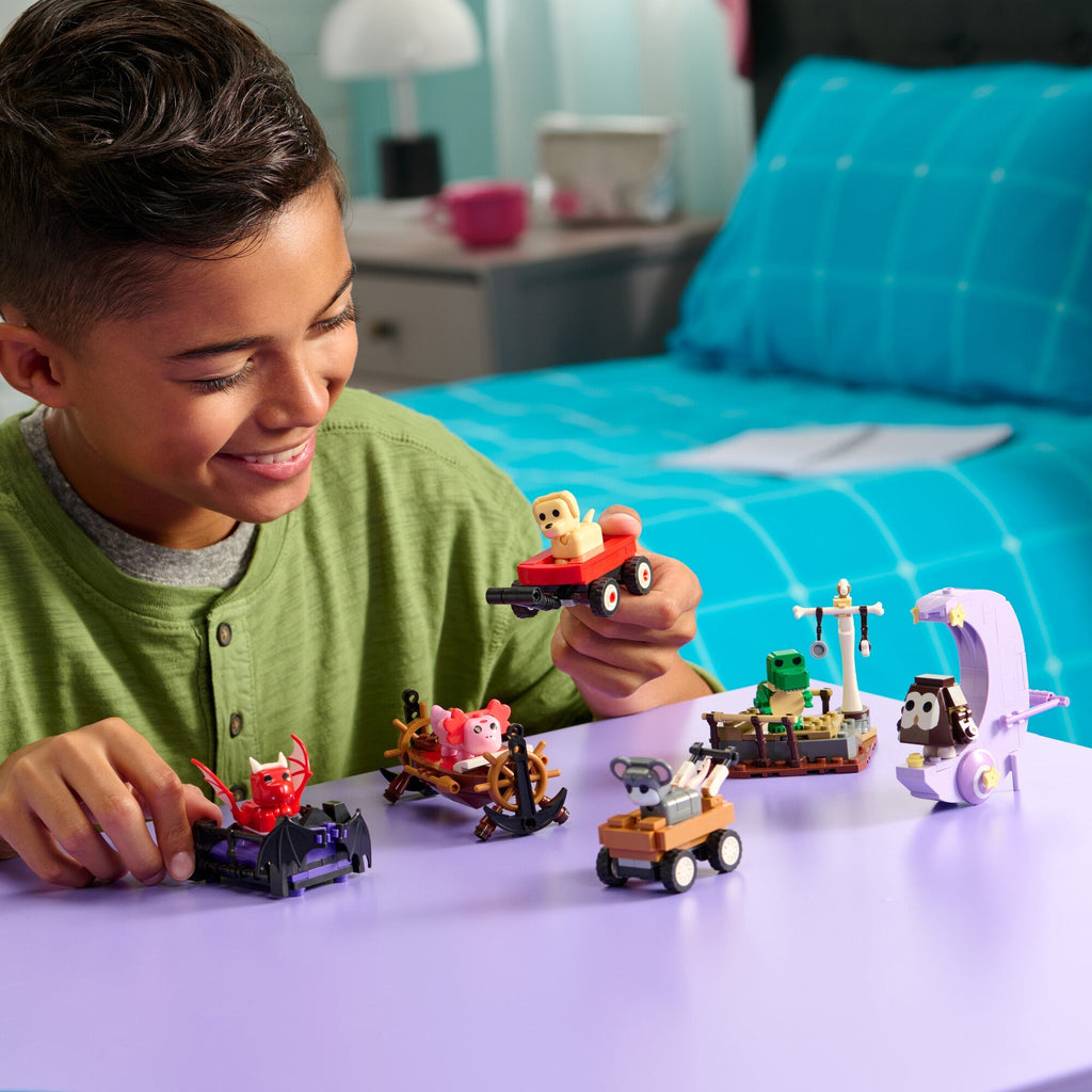 Adopt Me Axolotl & Boat Crib Building Set